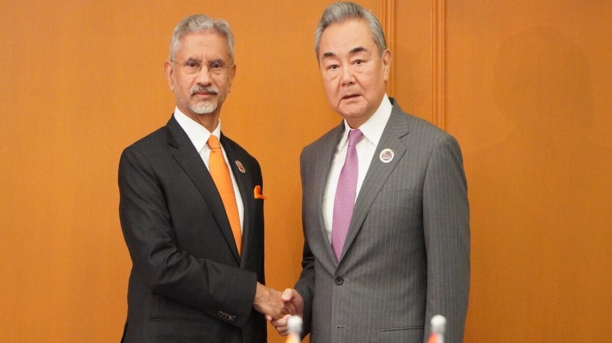 Wang Yi Calls India a ‘Partner’ as Jaishankar Stresses Border Peace at Manila Meeting