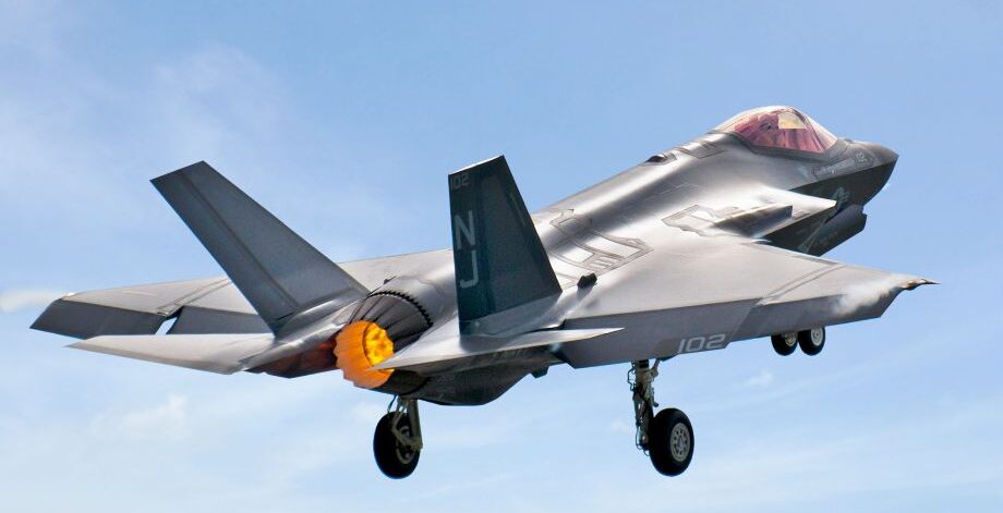 China’s J-35 for Pakistan Revives F-35 Debate as Experts Weigh India’s Air Power Options