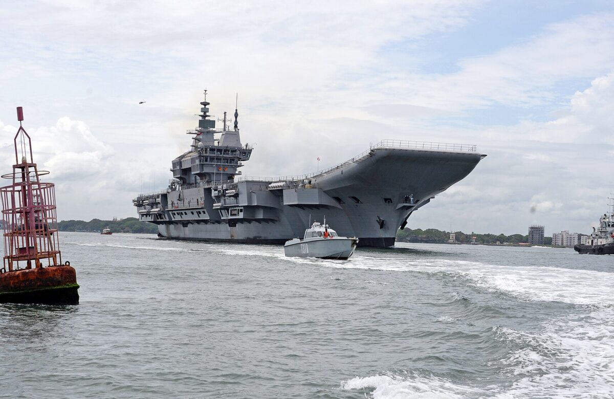 Rafale-M Begins Deck Trials on INS Vikrant Ahead of Navy Induction