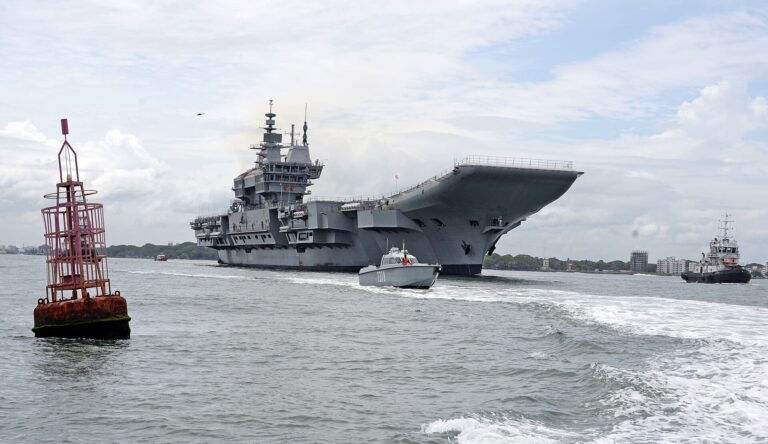 Rafale-M Begins Deck Trials on INS Vikrant Ahead of Navy Induction