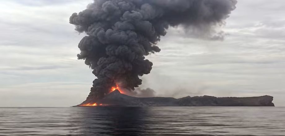 India-Flagged Cargo Vessel Sinks in Red Sea After Attack; All 13 Indian Sailors Rescued Safely
